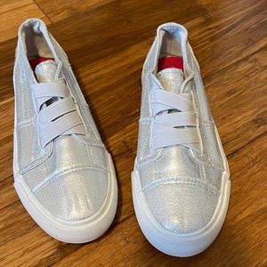 Girls Silver Blowfish Shoes